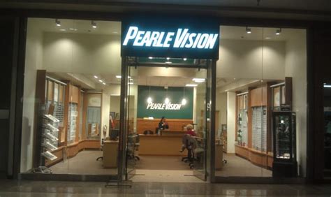 pearle vision hours today.